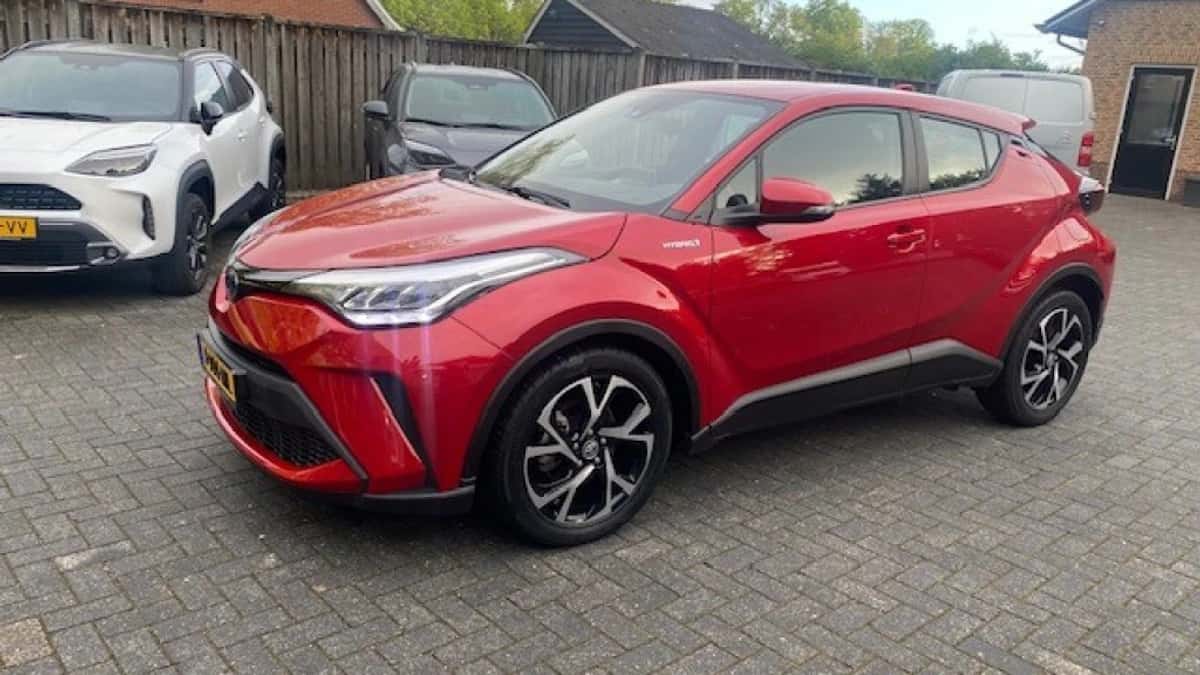 Toyota C-HR (2020) — foto 1