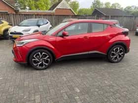 Toyota C-HR (2020) thumbnail 2