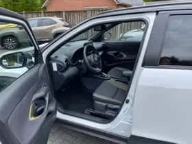Toyota Yaris Cross (2024) thumbnail 9
