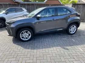 Toyota Yaris Cross (2025) thumbnail 2