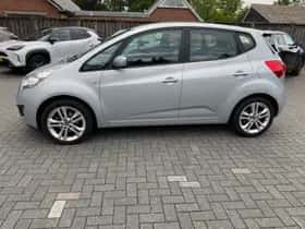 Kia VENGA (2011) thumbnail 3