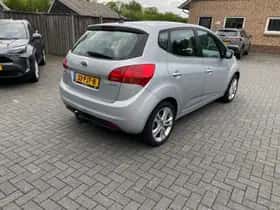 Kia VENGA (2011) thumbnail 5