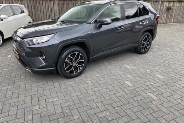 Toyota RAV4 (2020) thumbnail 2