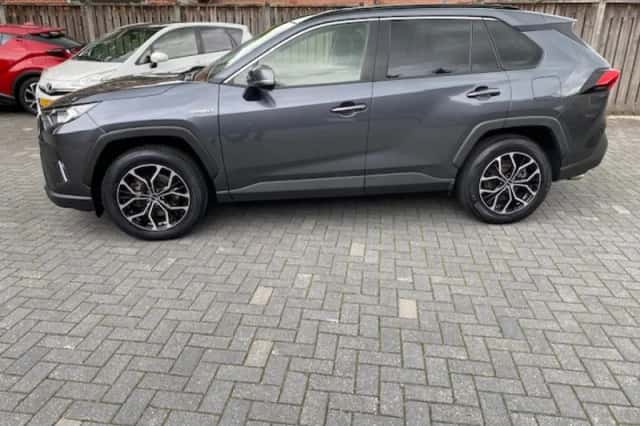 Toyota RAV4 (2020) thumbnail 3