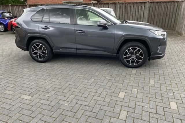 Toyota RAV4 (2020) thumbnail 6