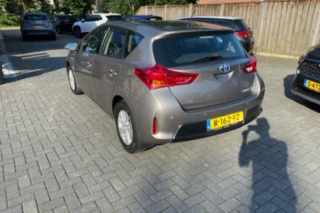 Toyota Auris (2014) thumbnail 4