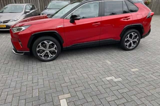 Toyota RAV4 (2022) thumbnail 2