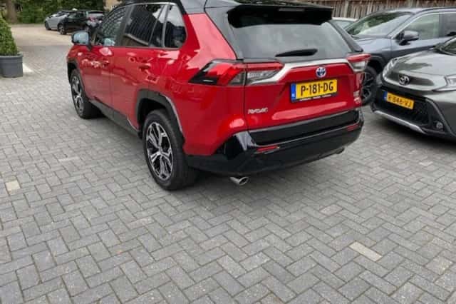 Toyota RAV4 (2022) thumbnail 4