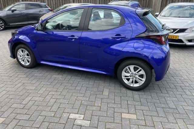 Toyota Yaris (2024) thumbnail 3