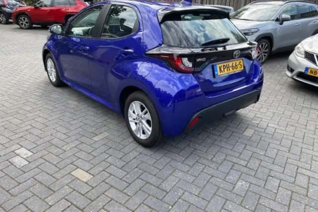 Toyota Yaris (2024) thumbnail 4