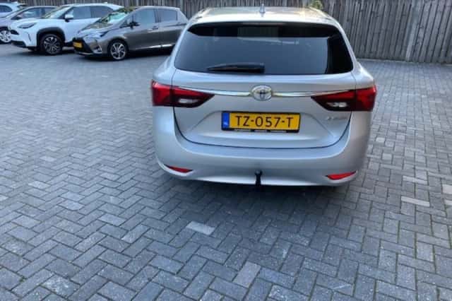 Toyota Avensis (2018) thumbnail 4