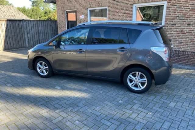 Toyota VERSO (2014) thumbnail 3