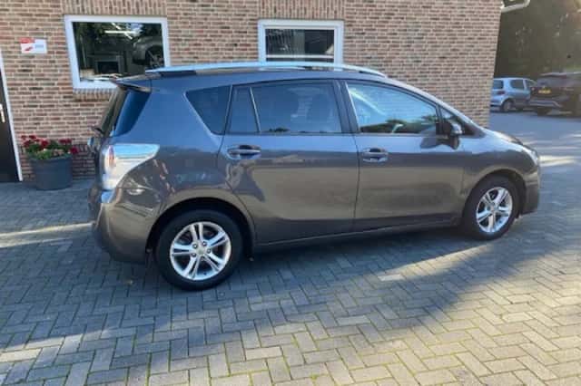 Toyota VERSO (2014) thumbnail 6
