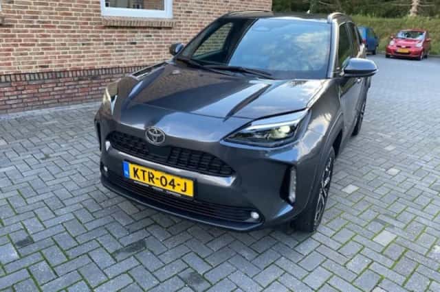 Toyota Yaris Cross (2024) thumbnail 1