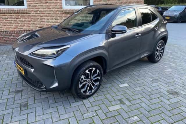 Toyota Yaris Cross (2024) thumbnail 2