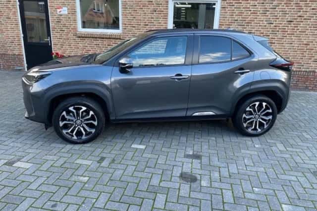 Toyota Yaris Cross (2024) thumbnail 3