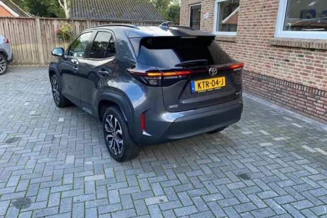 Toyota Yaris Cross (2024) thumbnail 4