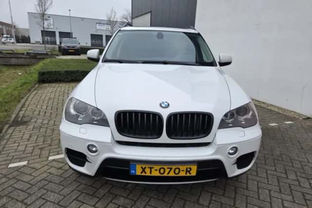 BMW X5 (2012) thumbnail 3