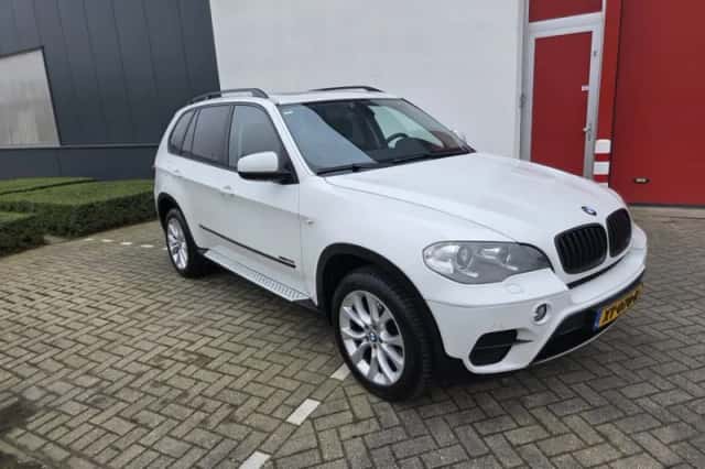 BMW X5 (2012) thumbnail 4