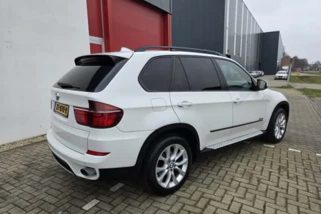 BMW X5 (2012) thumbnail 5