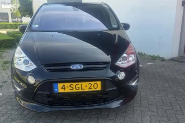 Ford S-Max (2013) thumbnail 2