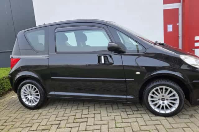 Peugeot 1007 (2005) thumbnail 5