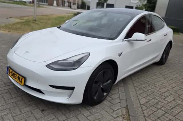 Tesla Model 3 (2020) thumbnail 1