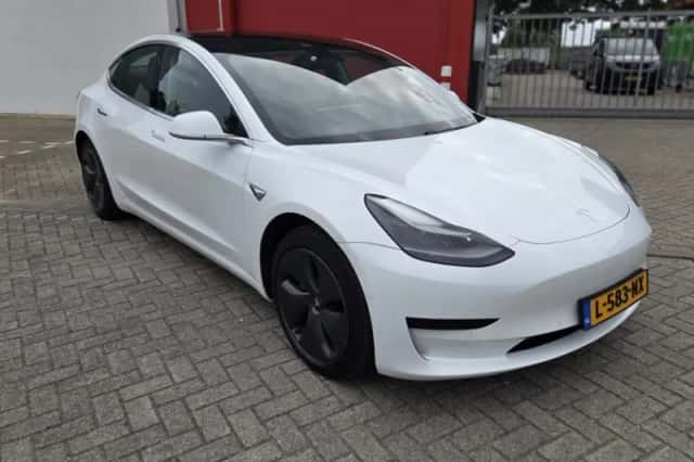 Tesla Model 3 (2020) thumbnail 4