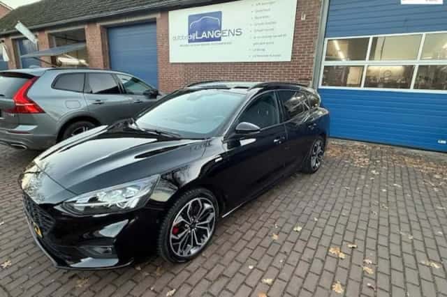 Ford Focus (2020) thumbnail 2