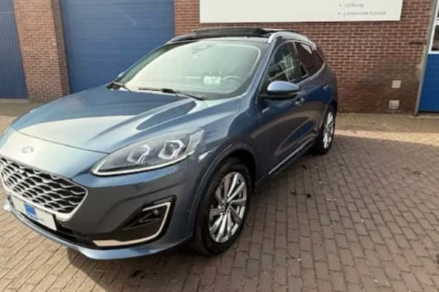 Ford Kuga (2022) thumbnail 1