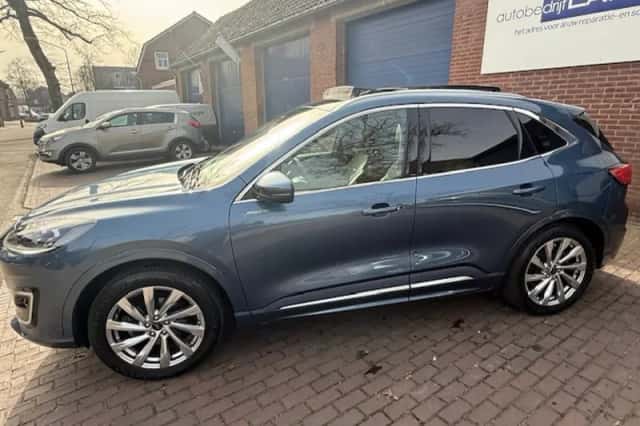Ford Kuga (2022) thumbnail 5