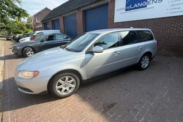 Volvo V70 (2009) thumbnail 2