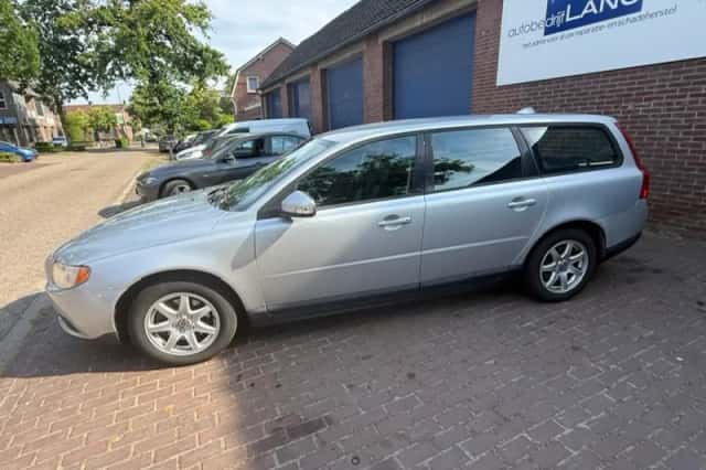 Volvo V70 (2009) thumbnail 3