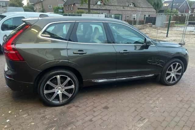 Volvo XC60 (2019) thumbnail 3