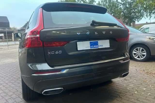 Volvo XC60 (2019) thumbnail 4