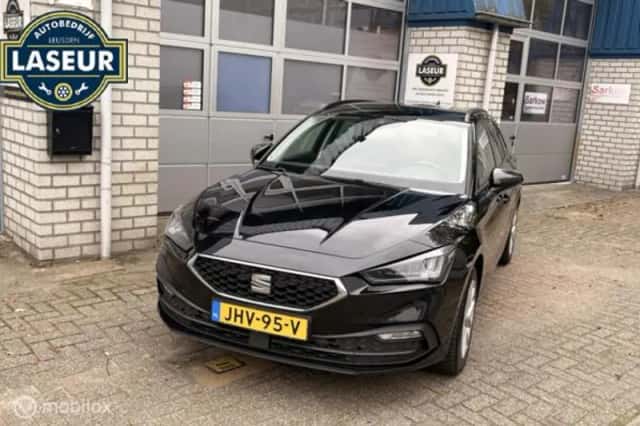 SEAT Leon (2022) thumbnail 1