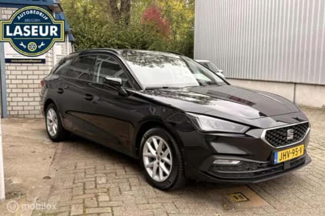 SEAT Leon (2022) thumbnail 5