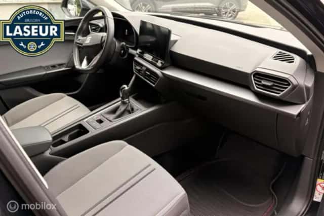 SEAT Leon (2022) thumbnail 6