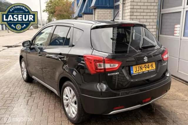 Suzuki S-Cross (2019) thumbnail 5