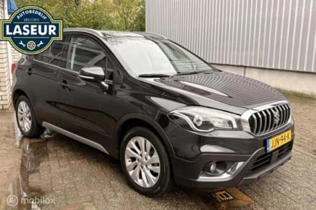 Suzuki S-Cross (2019) thumbnail 6