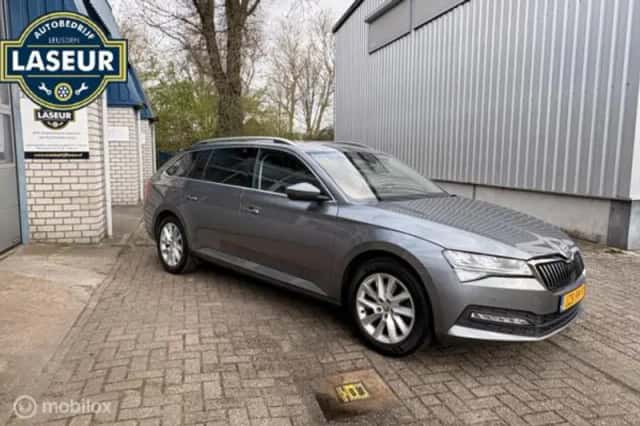 Škoda Superb (2023) thumbnail 2