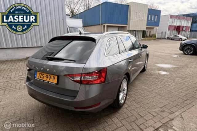 Škoda Superb (2023) thumbnail 6