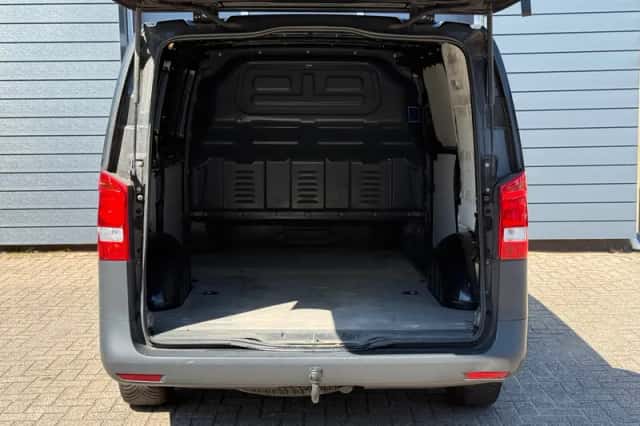Mercedes-Benz Vito (2021) thumbnail 4