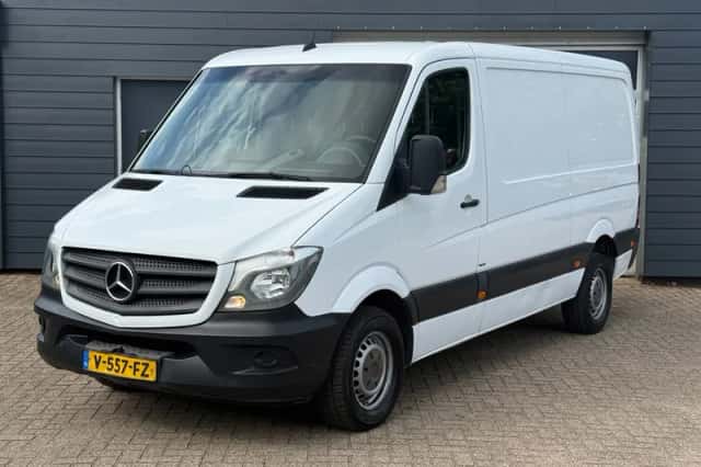 Mercedes-Benz Sprinter (2017) thumbnail 1
