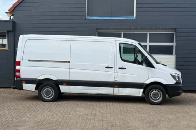 Mercedes-Benz Sprinter (2017) thumbnail 2