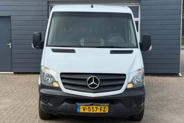 Mercedes-Benz Sprinter (2017) thumbnail 4