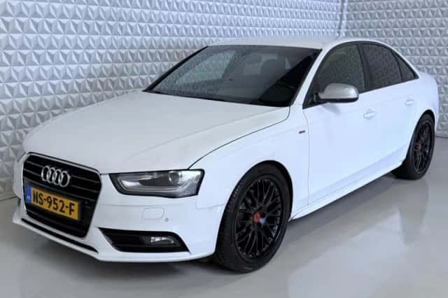 Audi A4 (2015) thumbnail 1