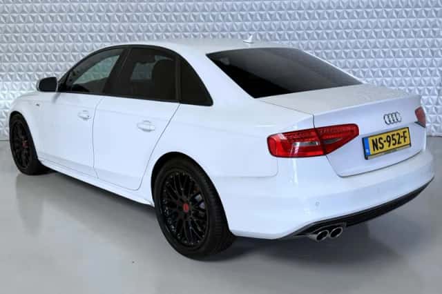 Audi A4 (2015) thumbnail 3