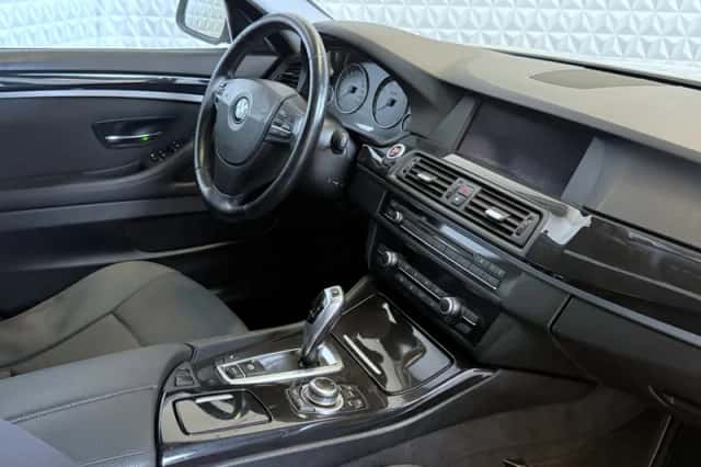 BMW 5-Serie (2011) thumbnail 2