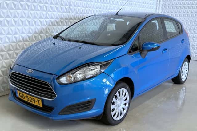Ford Fiesta (2015) thumbnail 1
